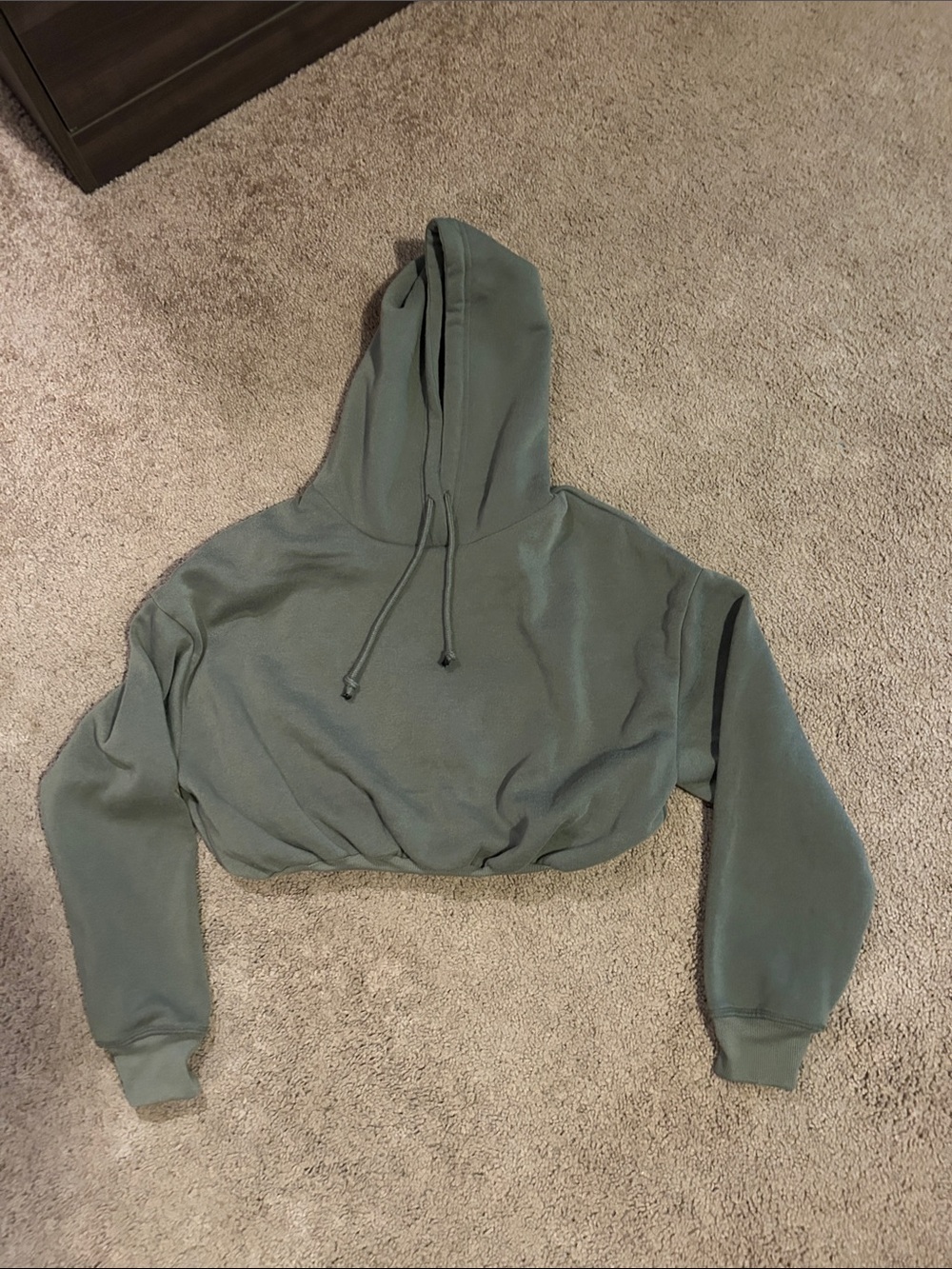refuge Cropped Hoodie in Sage